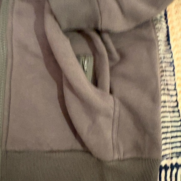 NWT COMFRT Travel Essentials Hoodie in Steel Gray - Picture 7 of 9